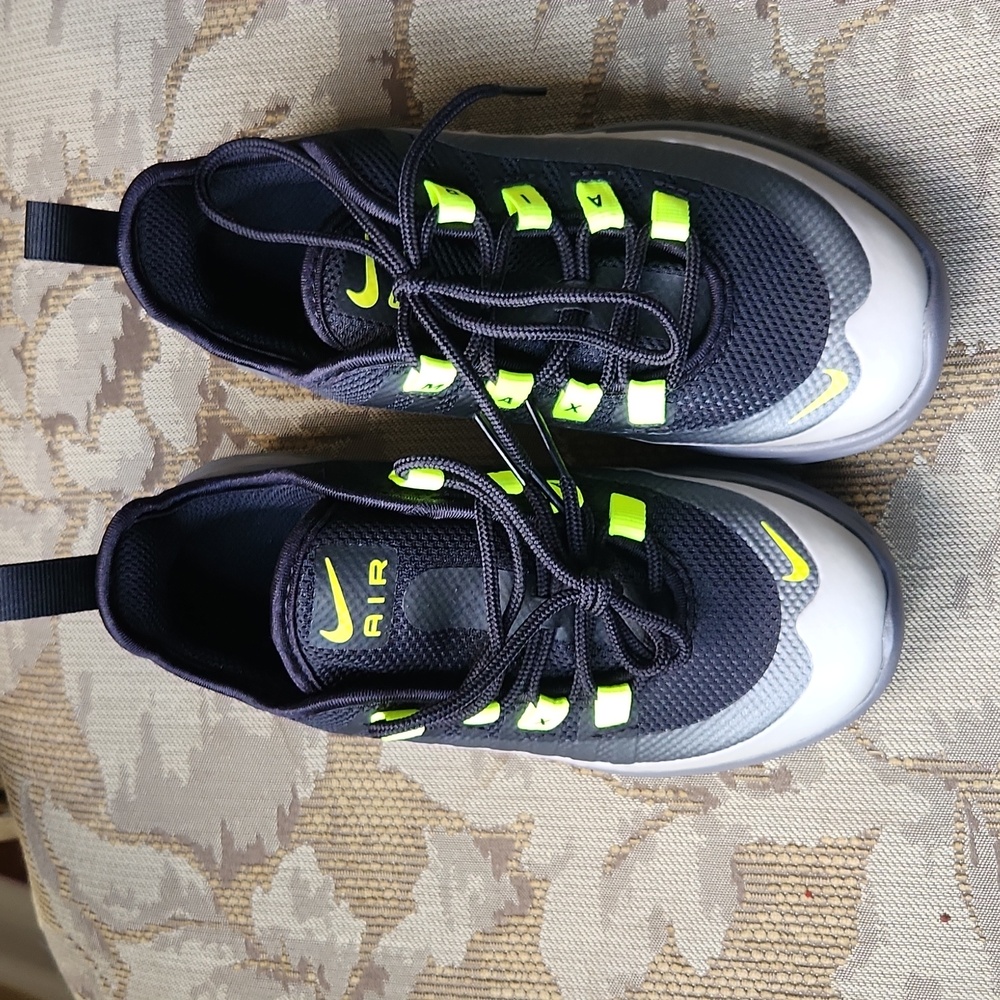 Kids Nike GS Air Max Axis - Picture 2 of 11